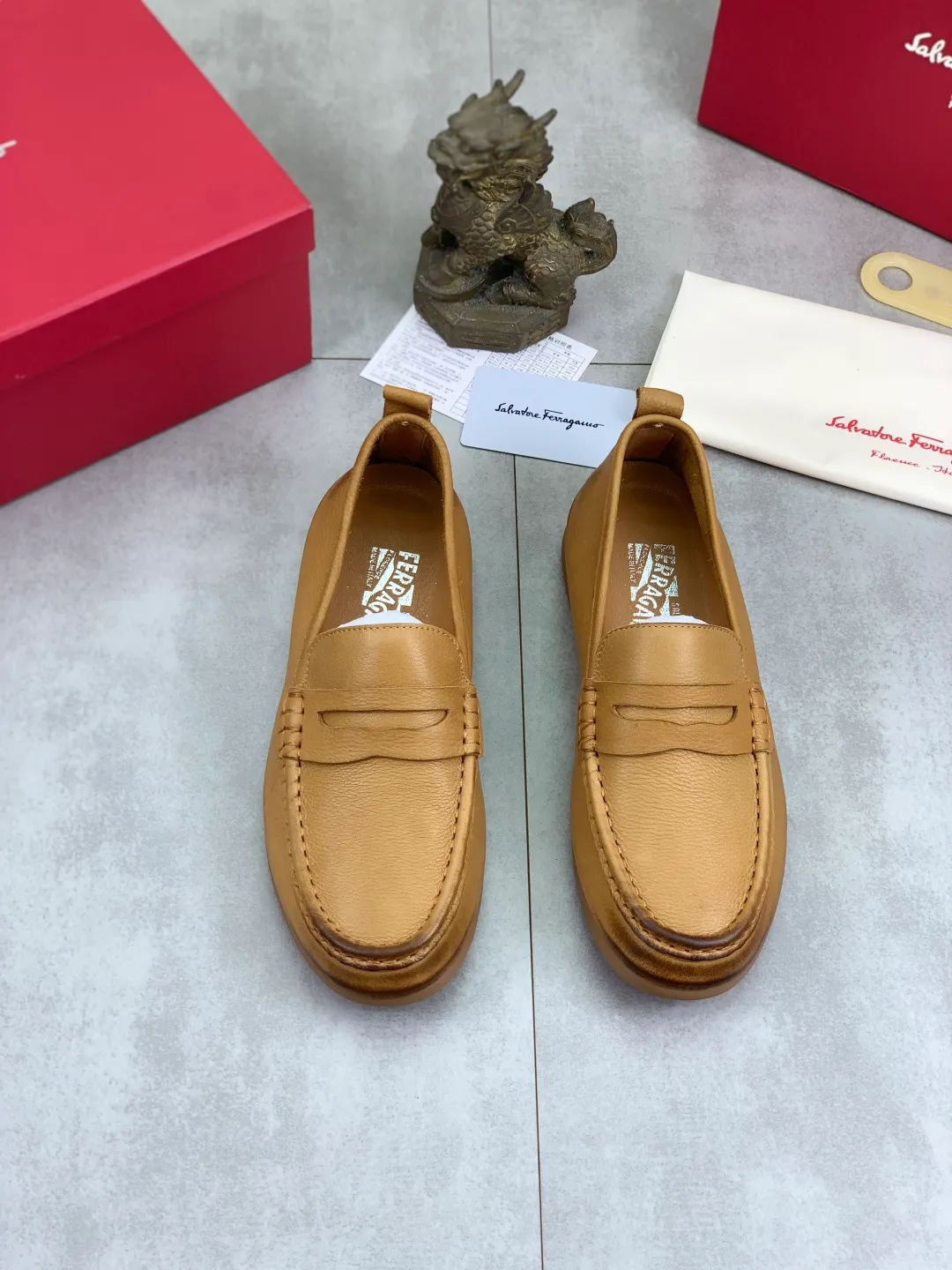 Men's shoes 💰P480 New model [Ferragamo/Ferragamo] Latest model Original imported calfskin, imported pigskin lining + original luxury metal buckle + original rubber outsole Soft and comfortable Size number: 38-44
